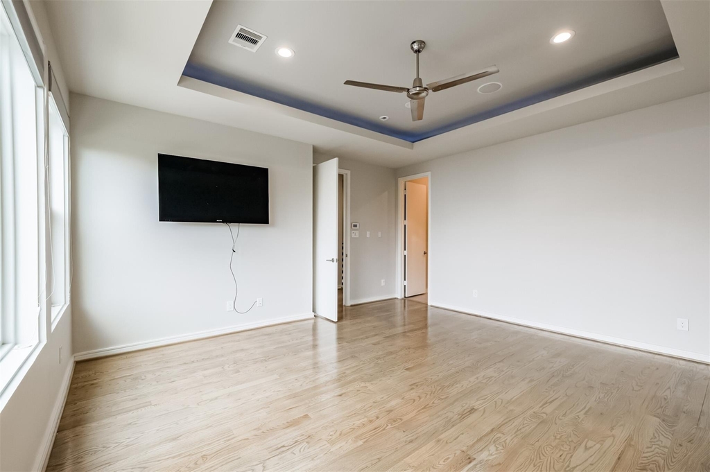 711 W Clay Street - Photo 34