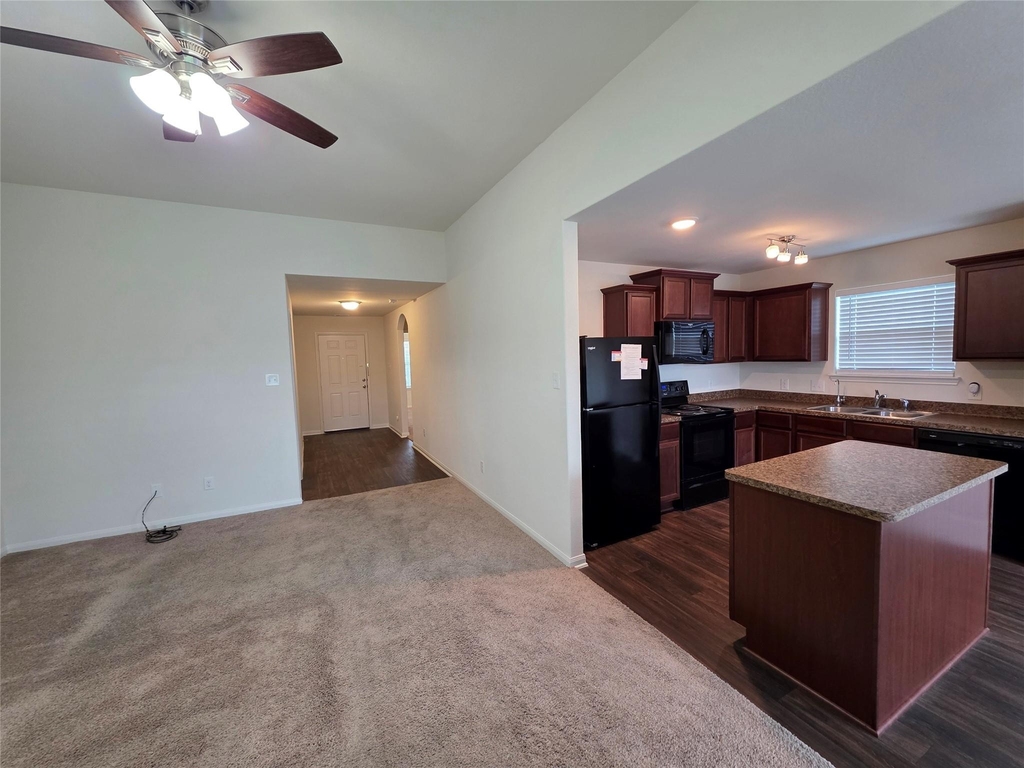 723 Crystal Lakes Drive - Photo 11