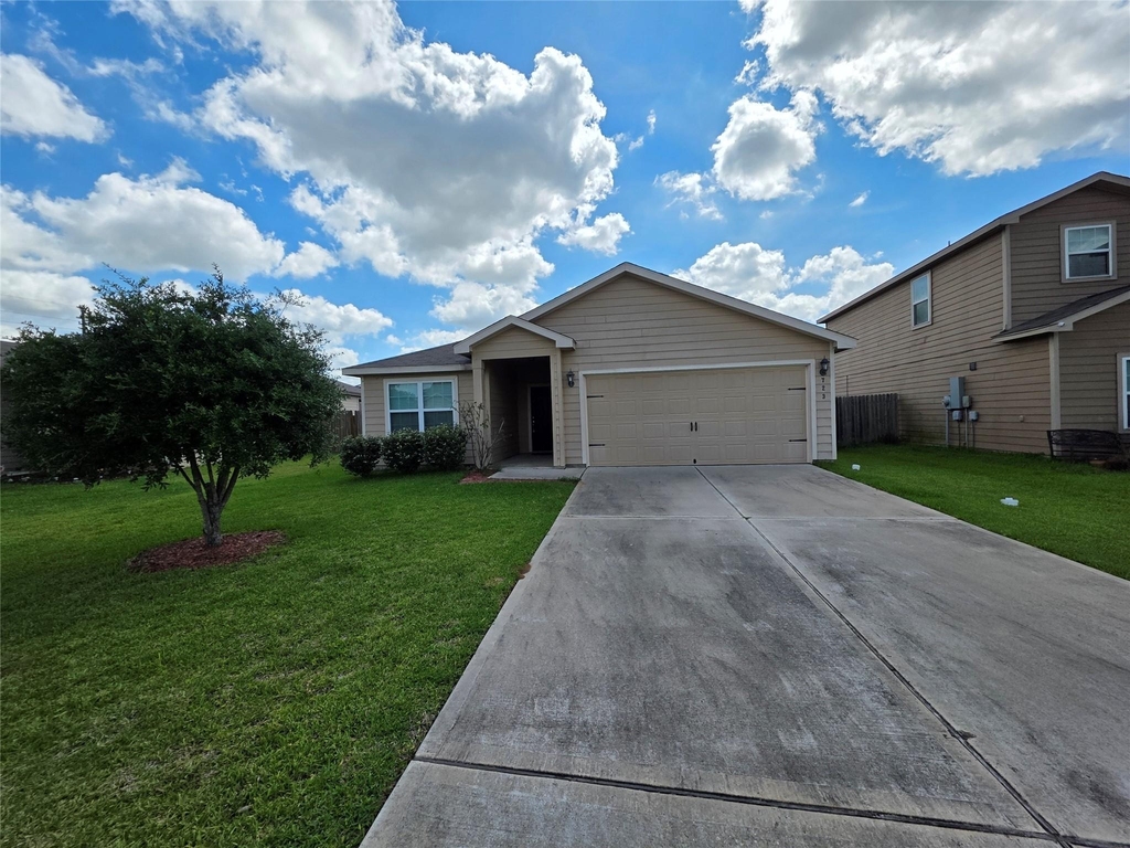 723 Crystal Lakes Drive - Photo 0