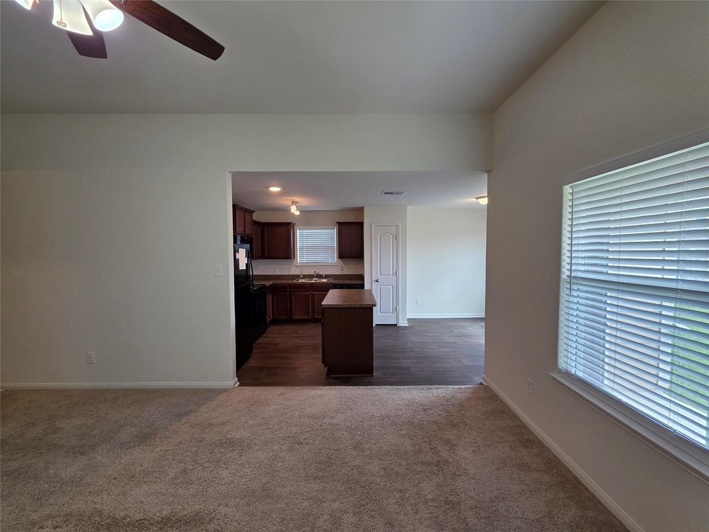 723 Crystal Lakes Drive - Photo 7