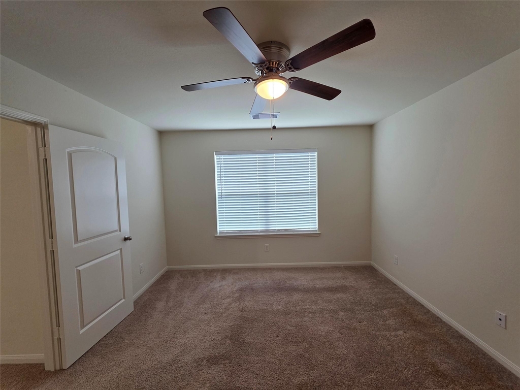 723 Crystal Lakes Drive - Photo 17
