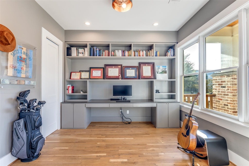 709 E 13th Street - Photo 6