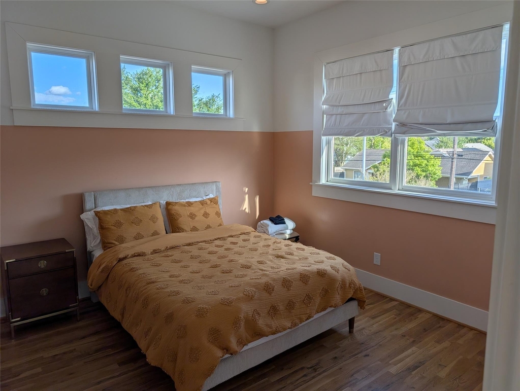 709 E 13th Street - Photo 32
