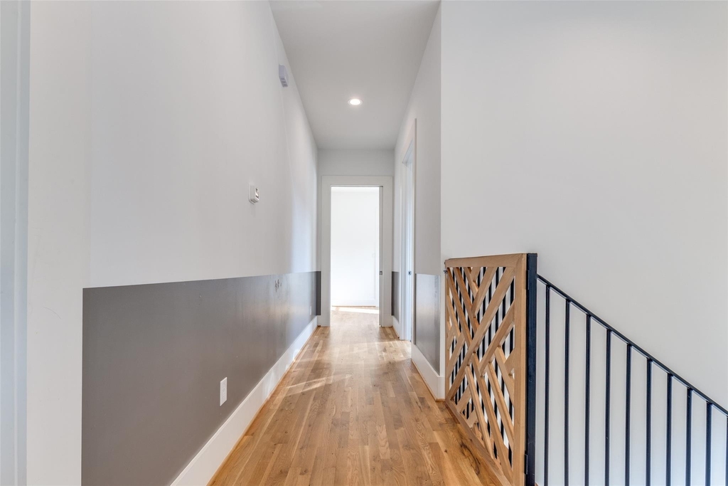 709 E 13th Street - Photo 19