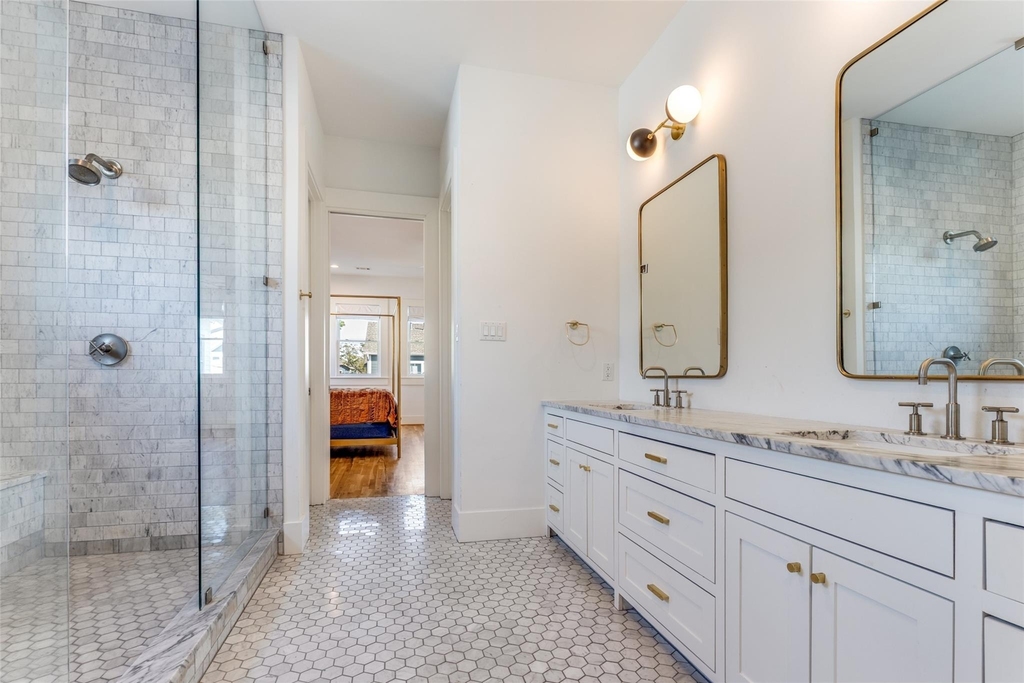 709 E 13th Street - Photo 24