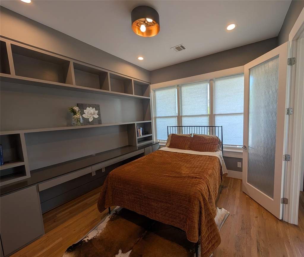 709 E 13th Street - Photo 7