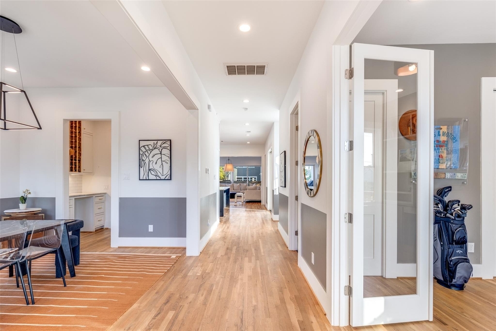 709 E 13th Street - Photo 5