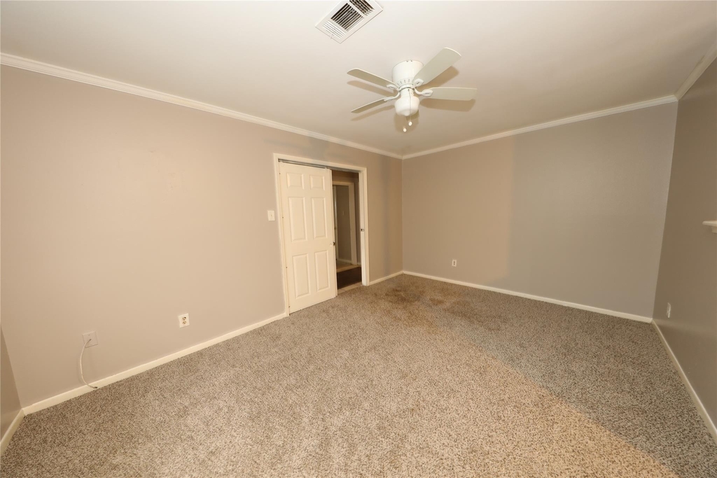 8519 Leader Street - Photo 4