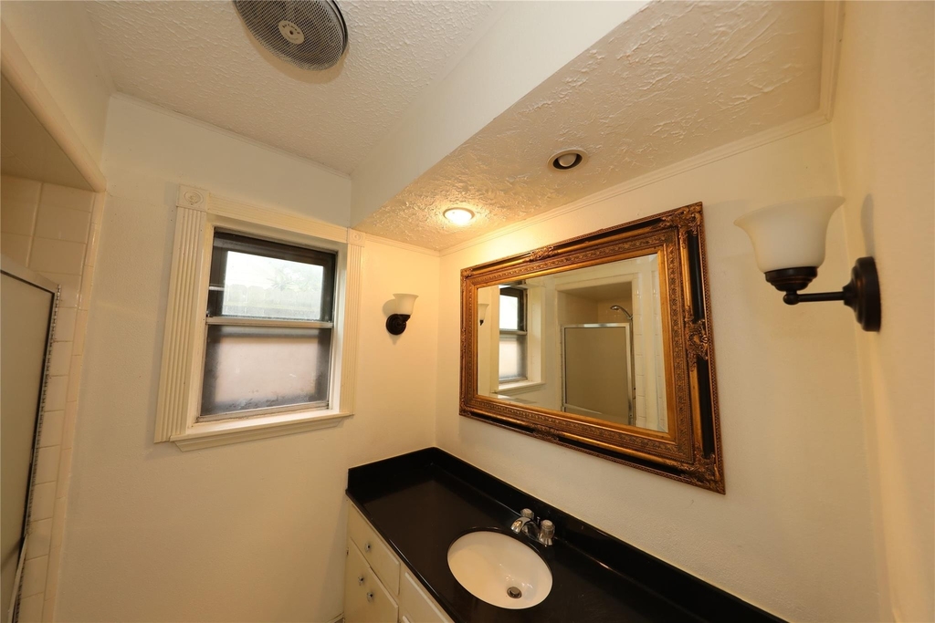 8519 Leader Street - Photo 11