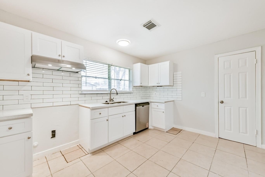 5855 Beldart Street - Photo 7
