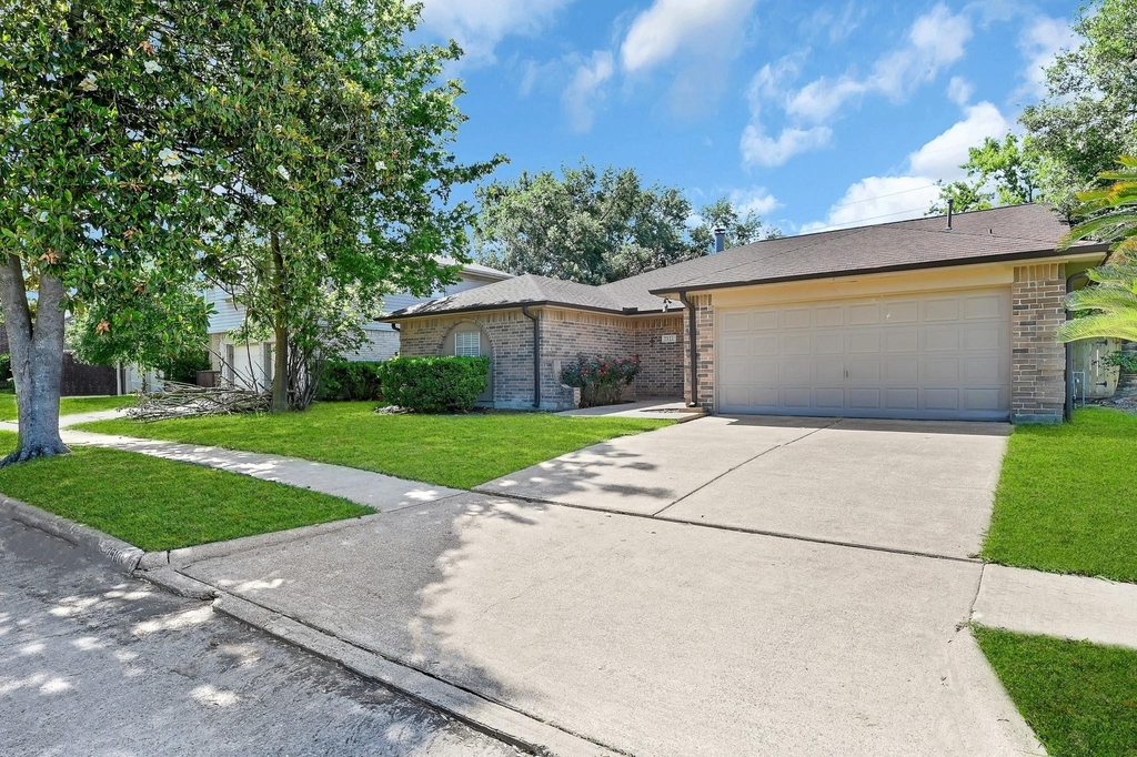 2910 Norwich Street - Photo 1