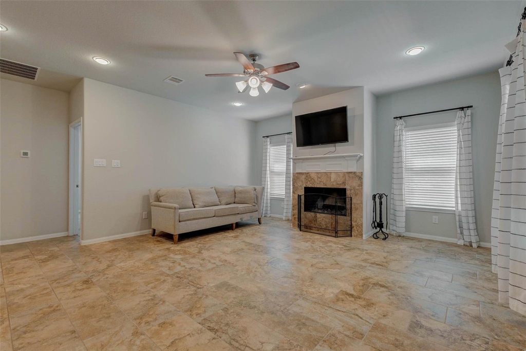 3811 Springcrest - Photo 6