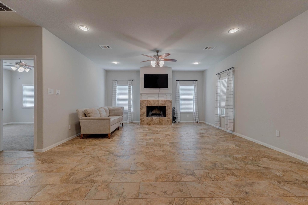3811 Springcrest - Photo 5