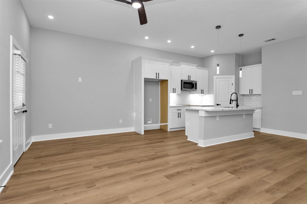 6918 Dumble Street - Photo 8