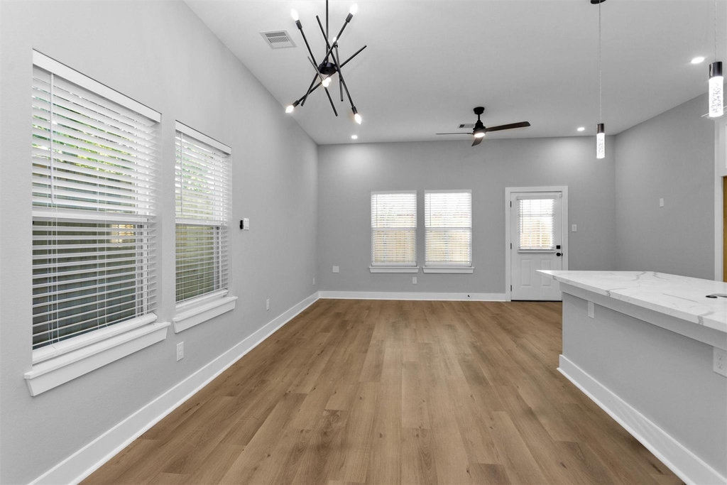 6918 Dumble Street - Photo 5