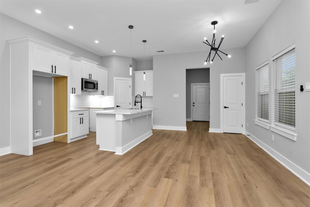 6918 Dumble Street - Photo 10