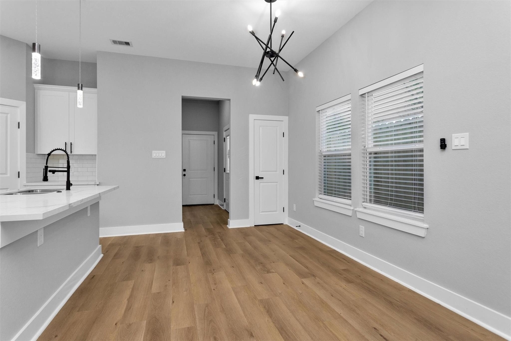 6918 Dumble Street - Photo 6