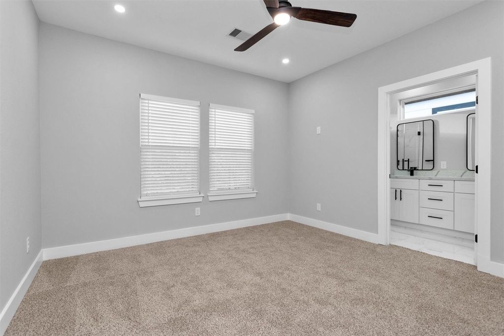 6918 Dumble Street - Photo 18