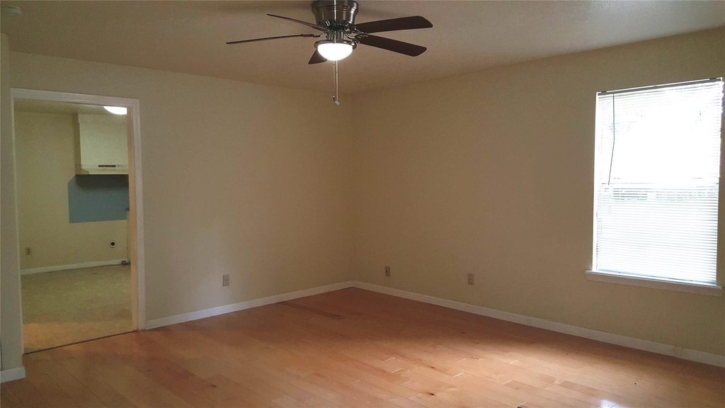 12105 Old County Road - Photo 4