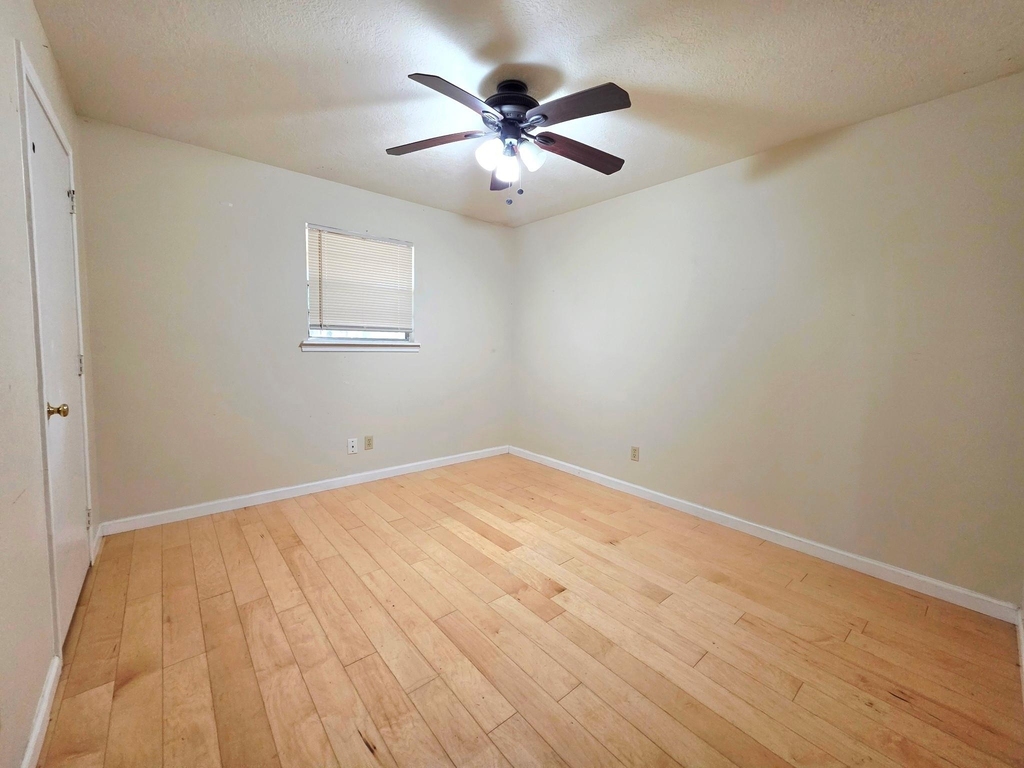 12105 Old County Road - Photo 12