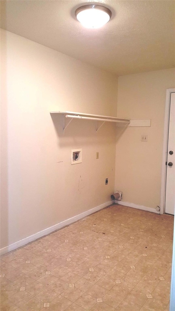 12105 Old County Road - Photo 6