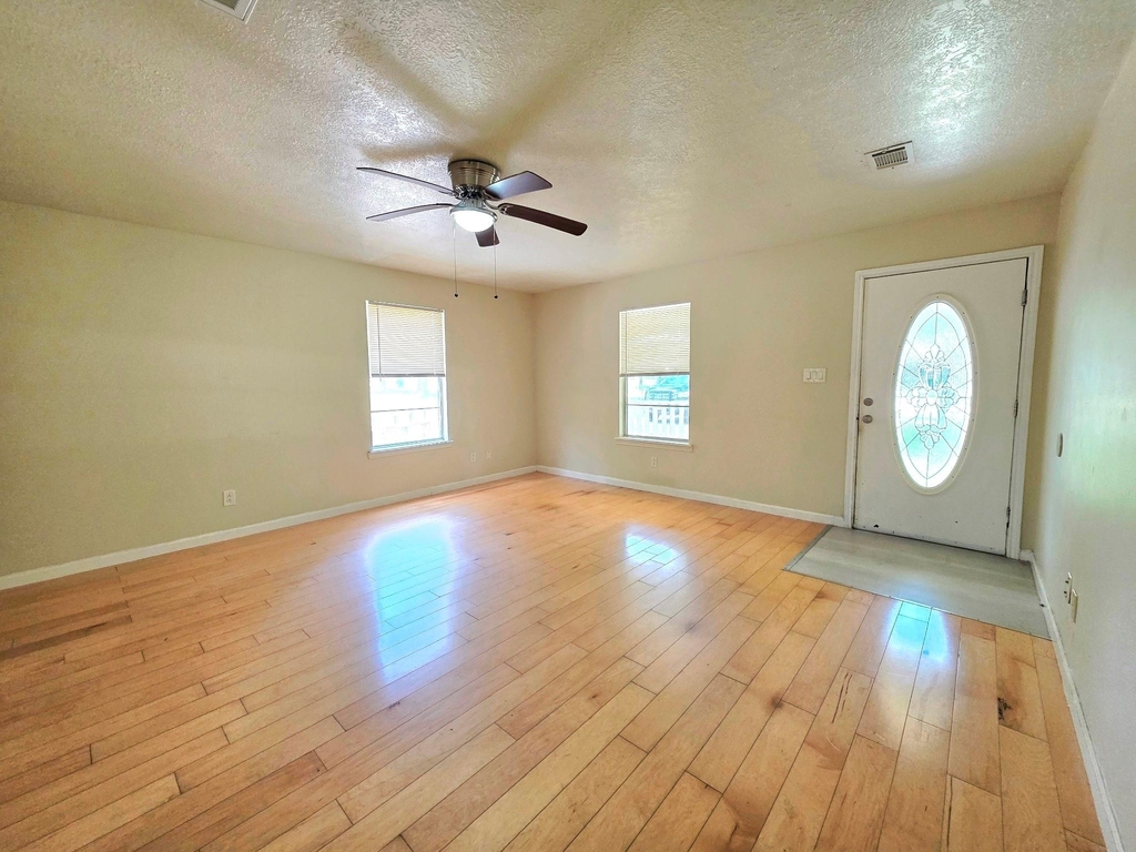 12105 Old County Road - Photo 3
