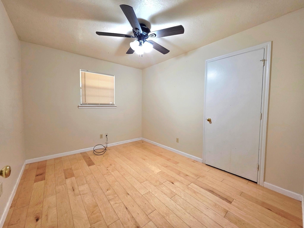 12105 Old County Road - Photo 10