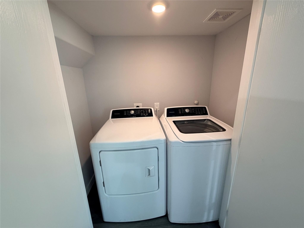 8115 Denton Street - Photo 9