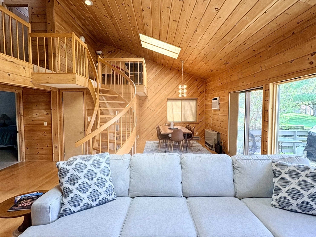 39 Sage Hill - Photo 0