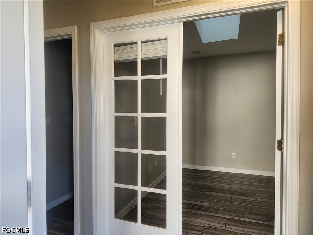 527 Hancock Bridge Parkway - Photo 2