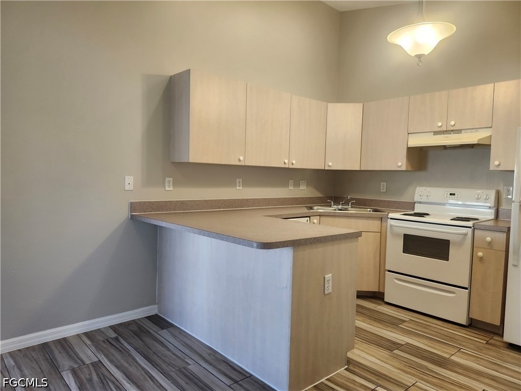 527 Hancock Bridge Parkway - Photo 4