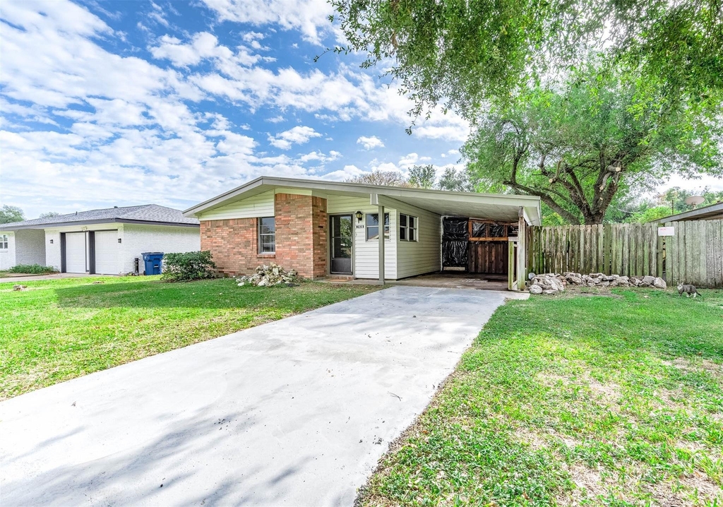 2809 5th Avenue N - Photo 1