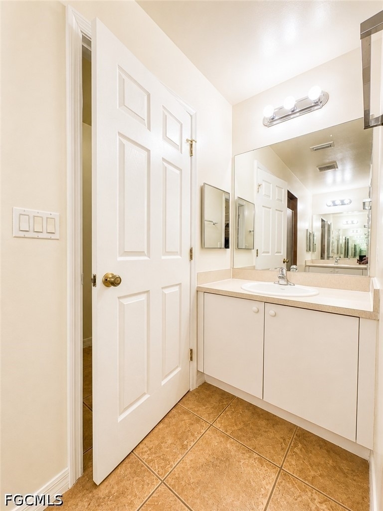509 Ne 24th Place - Photo 7