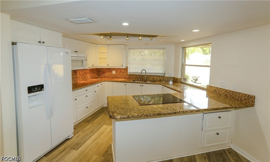 5654 Eichen Circle W - Photo 4