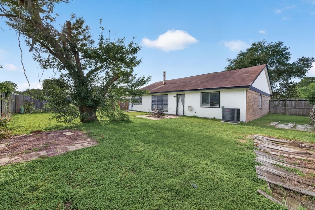 8203 Lone Quail Drive - Photo 32
