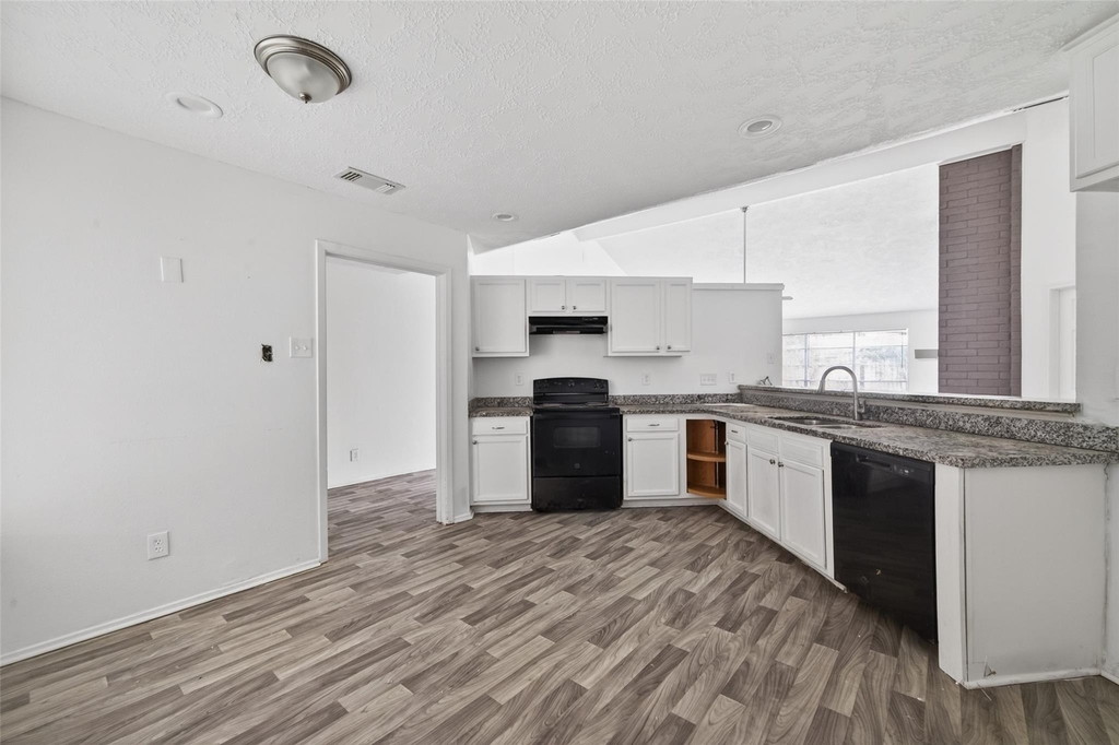 8203 Lone Quail Drive - Photo 16