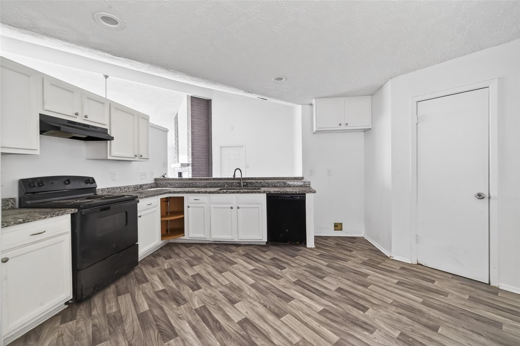 8203 Lone Quail Drive - Photo 14
