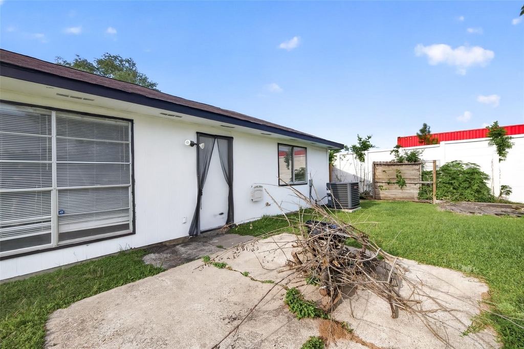 8203 Lone Quail Drive - Photo 31
