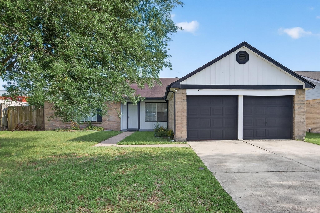 8203 Lone Quail Drive - Photo 0