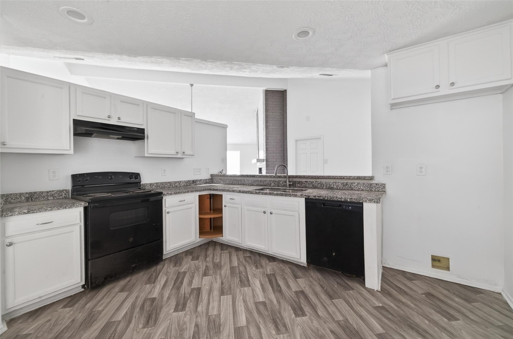 8203 Lone Quail Drive - Photo 15