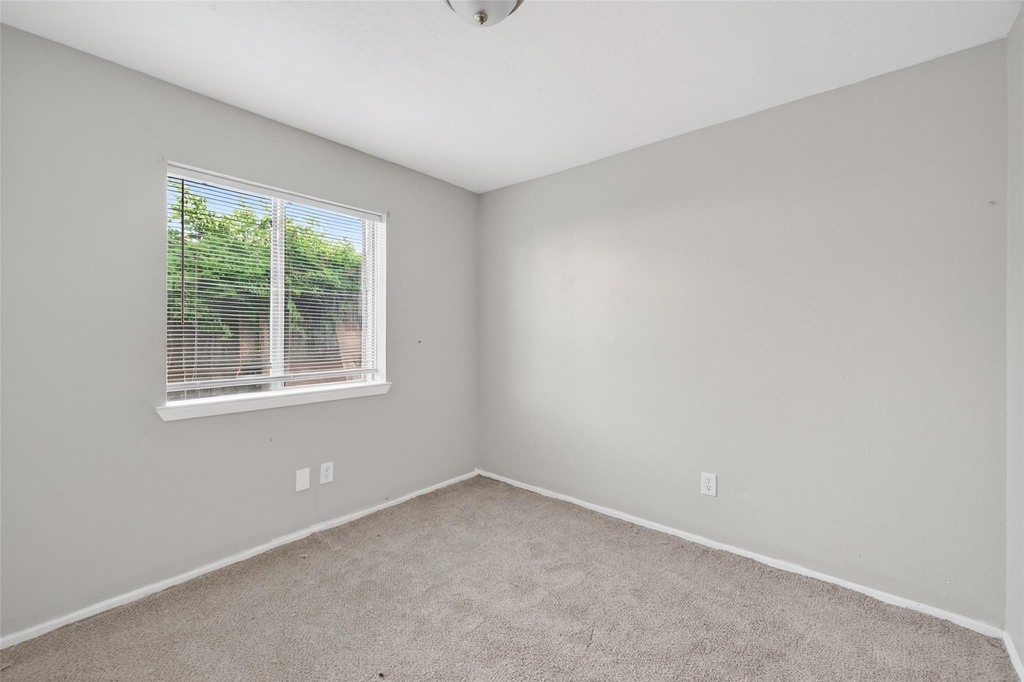8203 Lone Quail Drive - Photo 21