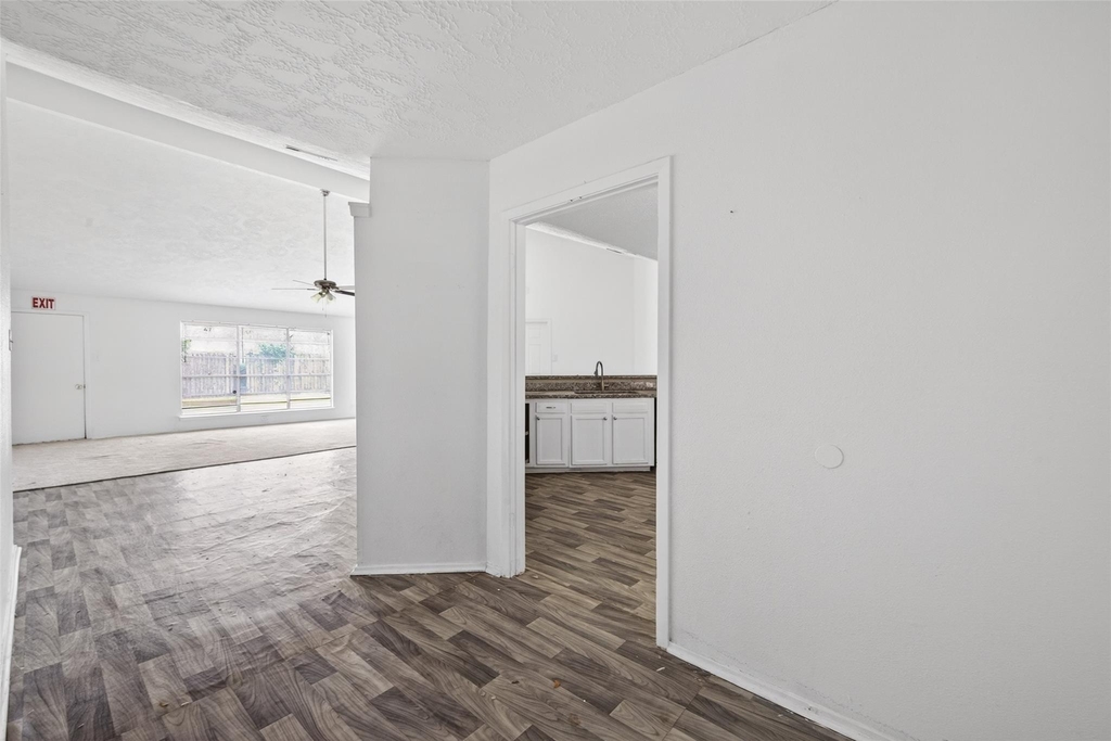 8203 Lone Quail Drive - Photo 5
