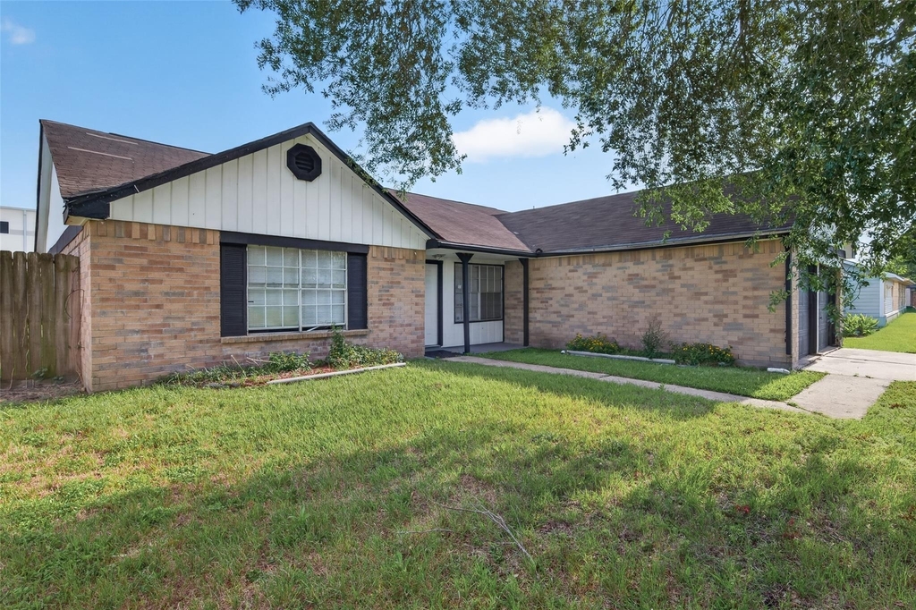 8203 Lone Quail Drive - Photo 2