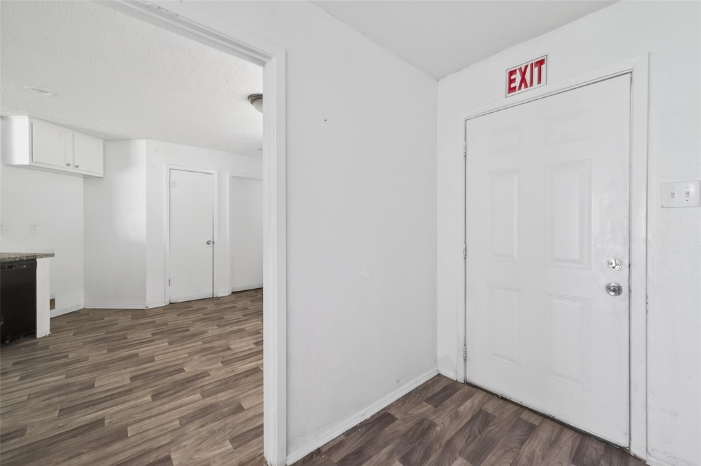 8203 Lone Quail Drive - Photo 4