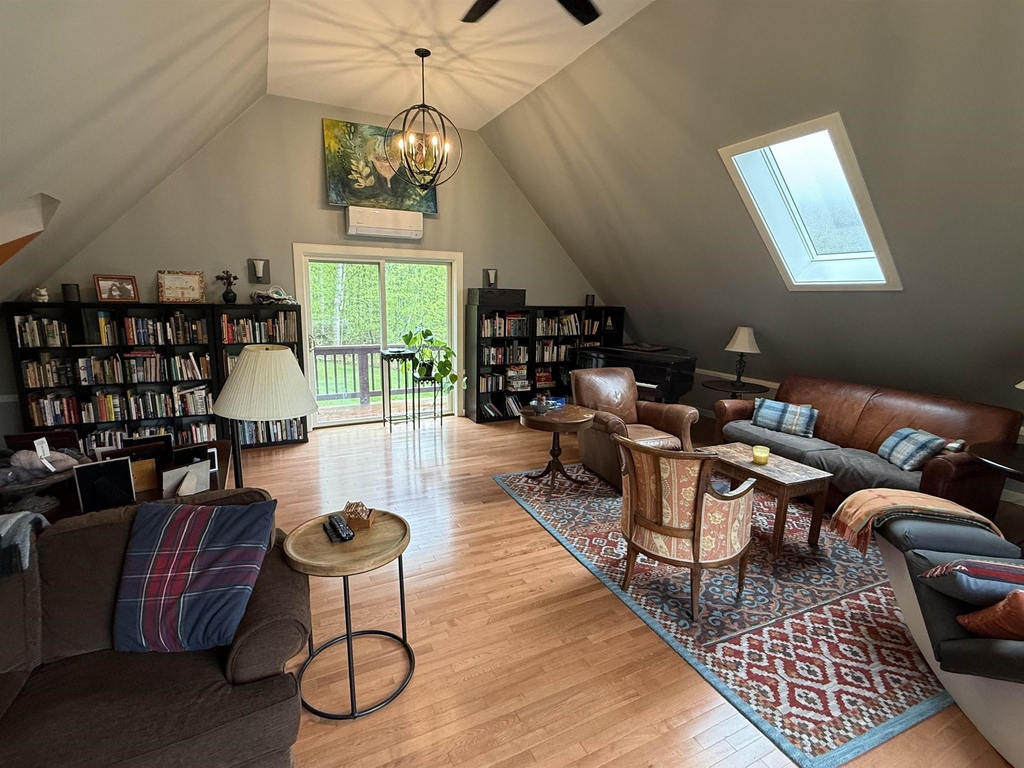 808 South End - Photo 18