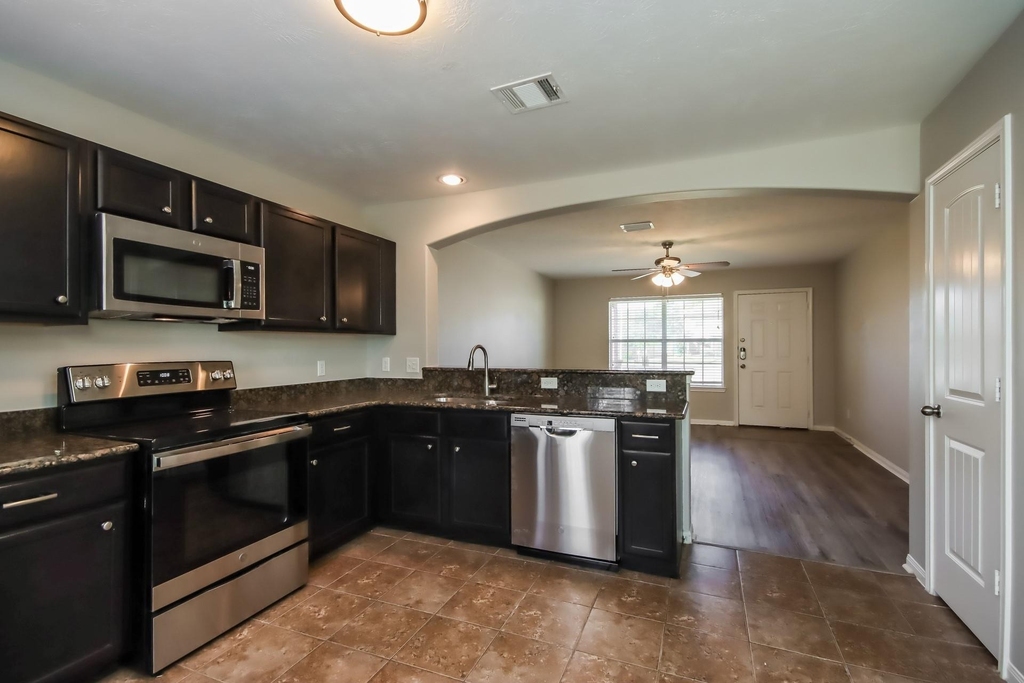 261 Kellyn Court - Photo 5