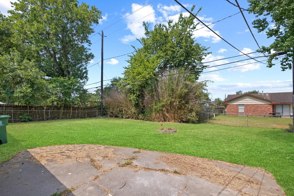 8410 Bob White Drive - Photo 11