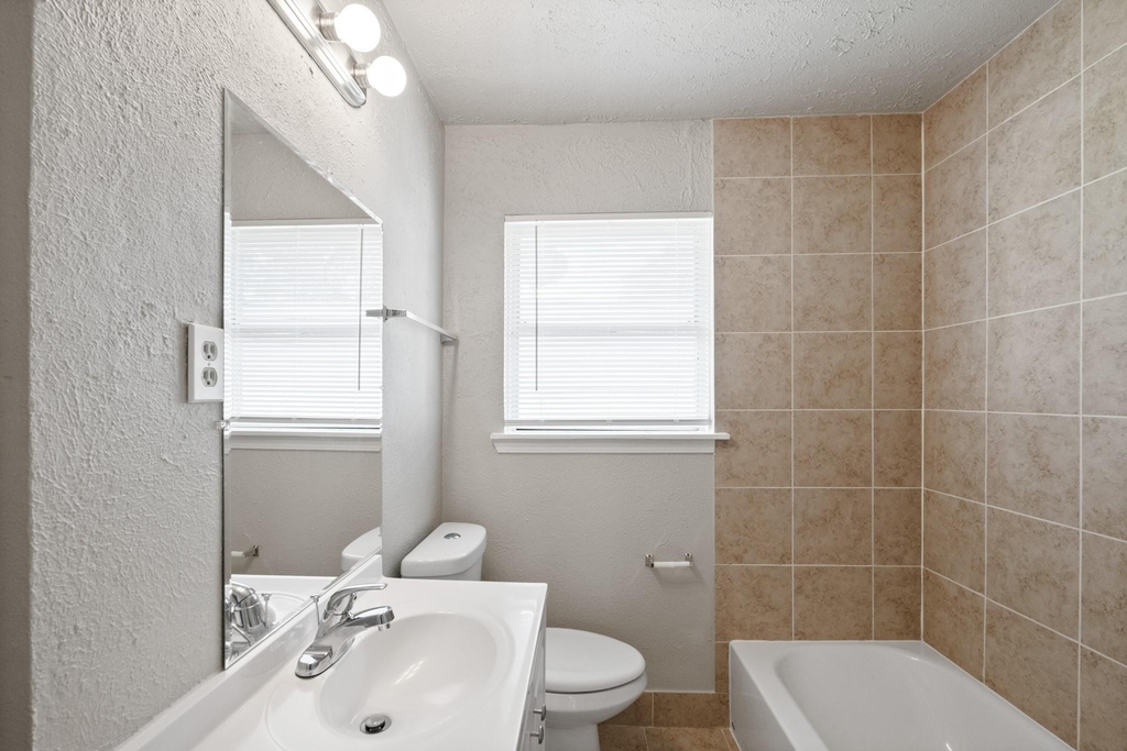 8410 Bob White Drive - Photo 9