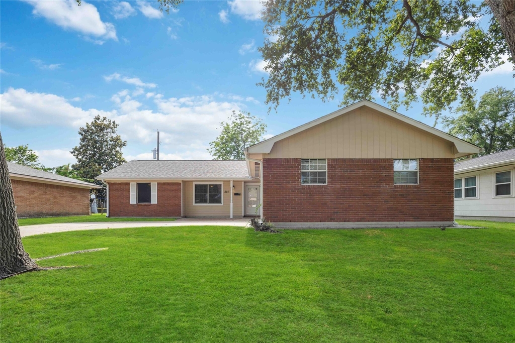 814 Alyse Street - Photo 1
