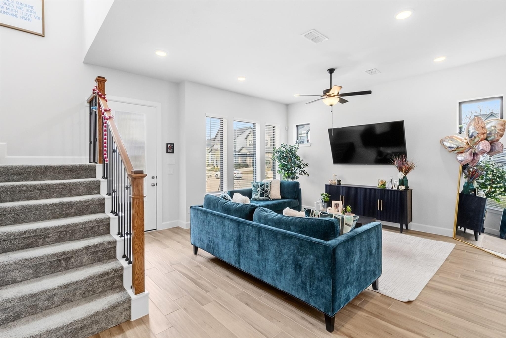 1530 Noble Park Drive - Photo 3
